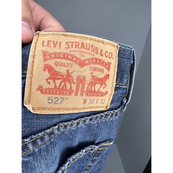 Levis 527 Jeans Mens 36x32 Low Bootcut Dark Wash Denim Rips Cotton Pants - Picture 3 of 5